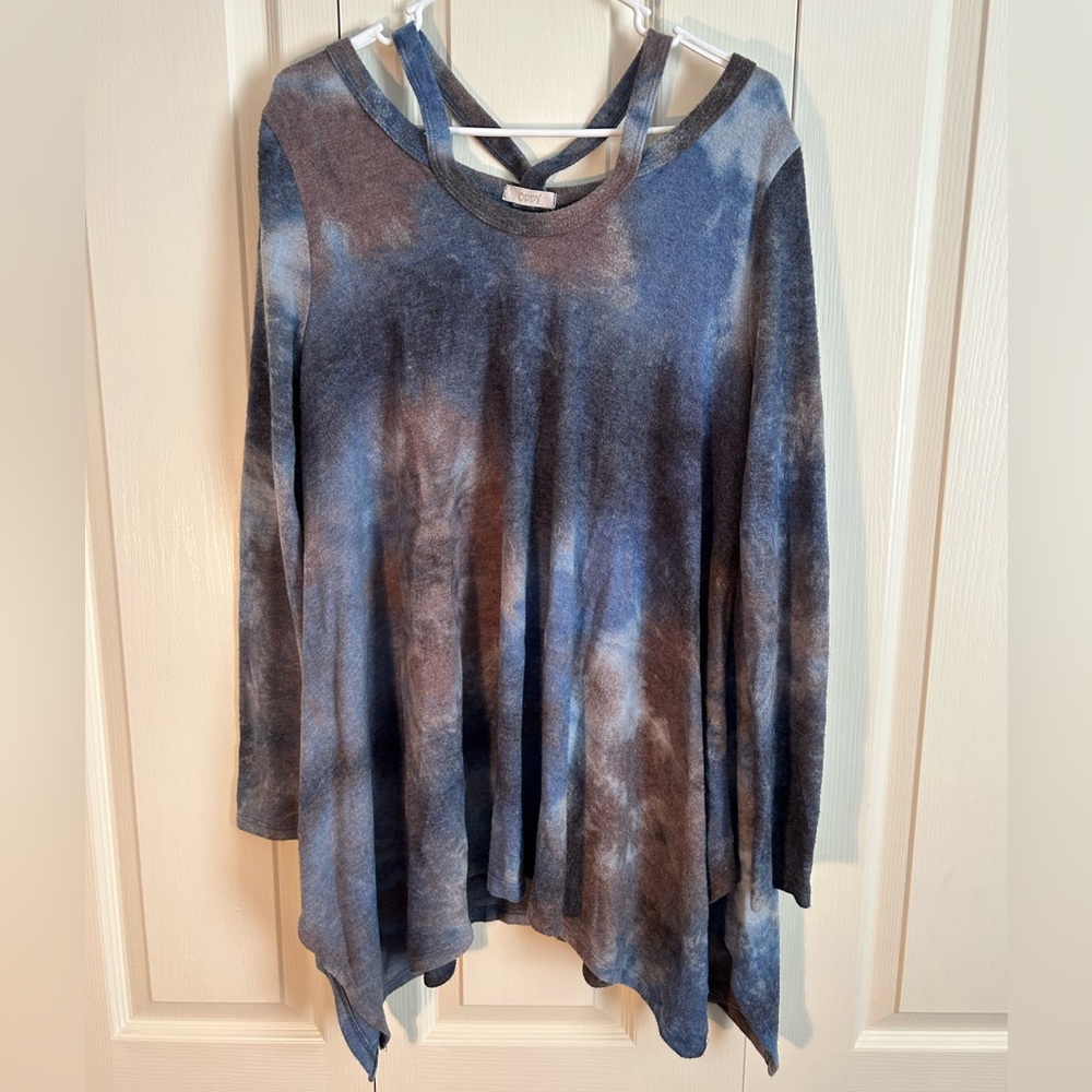 Women’s Long Sleeve Cut-Out Neck Sweater | Size XL
